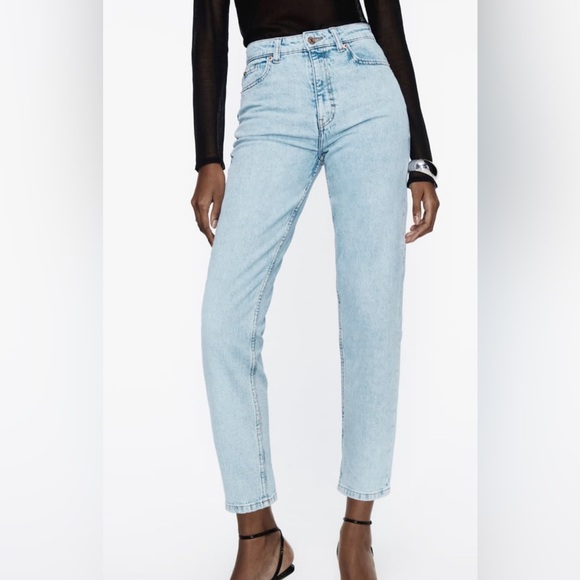 ZARA Mom Fit Jeans, Size 4, Colour Light Blue, Never Worn - Picture 2 of 7